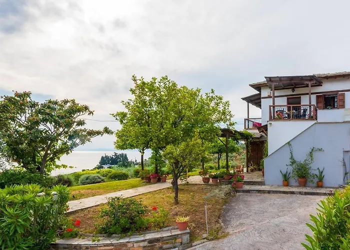 Seaside House With View Over Pagasitikos