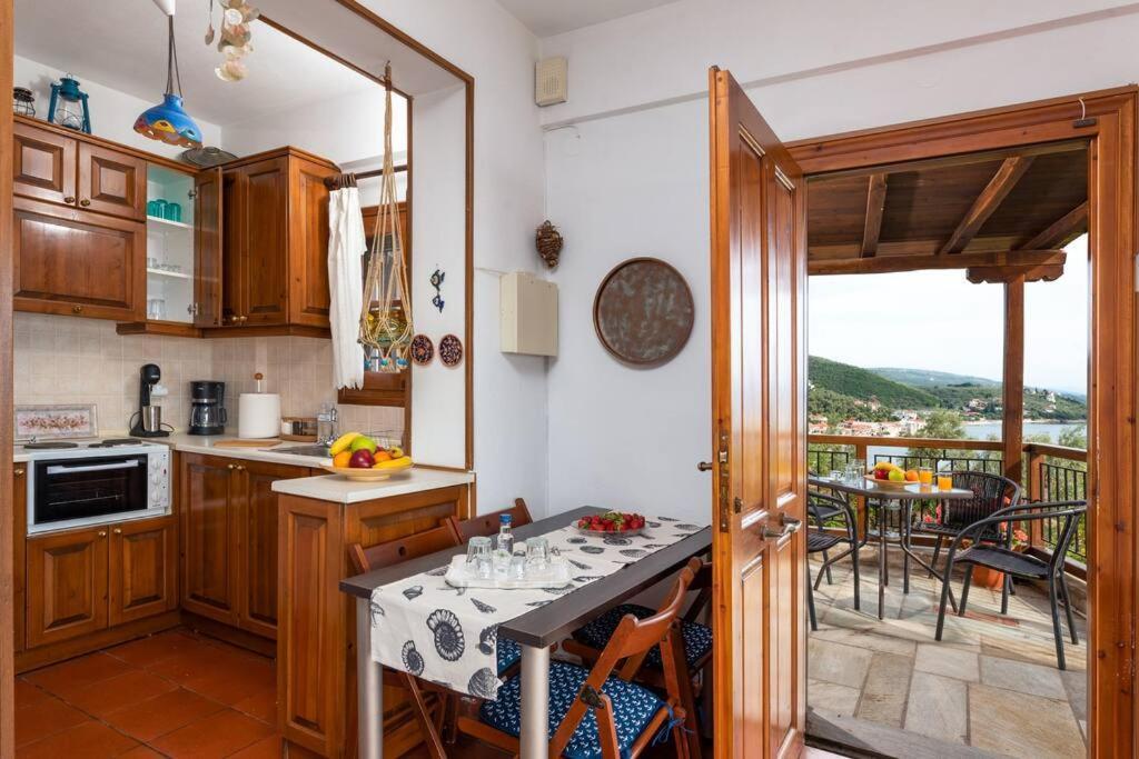 Seaside House With View Over Pagasitikos Holiday home Afissos