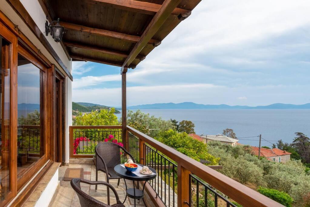 Seaside House With View Over Pagasitikos *