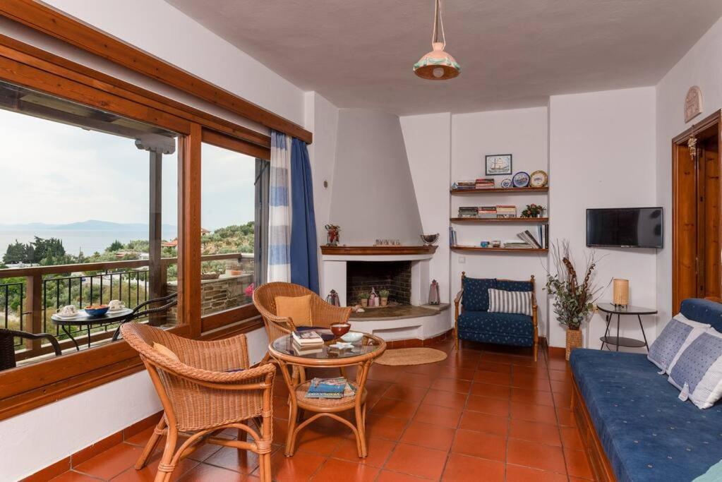 Seaside House With View Over Pagasitikos Afissos